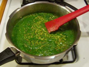 Simmering rice with parsley mixture