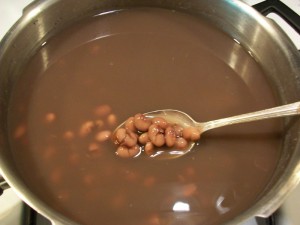 cooked unseasoned red beans